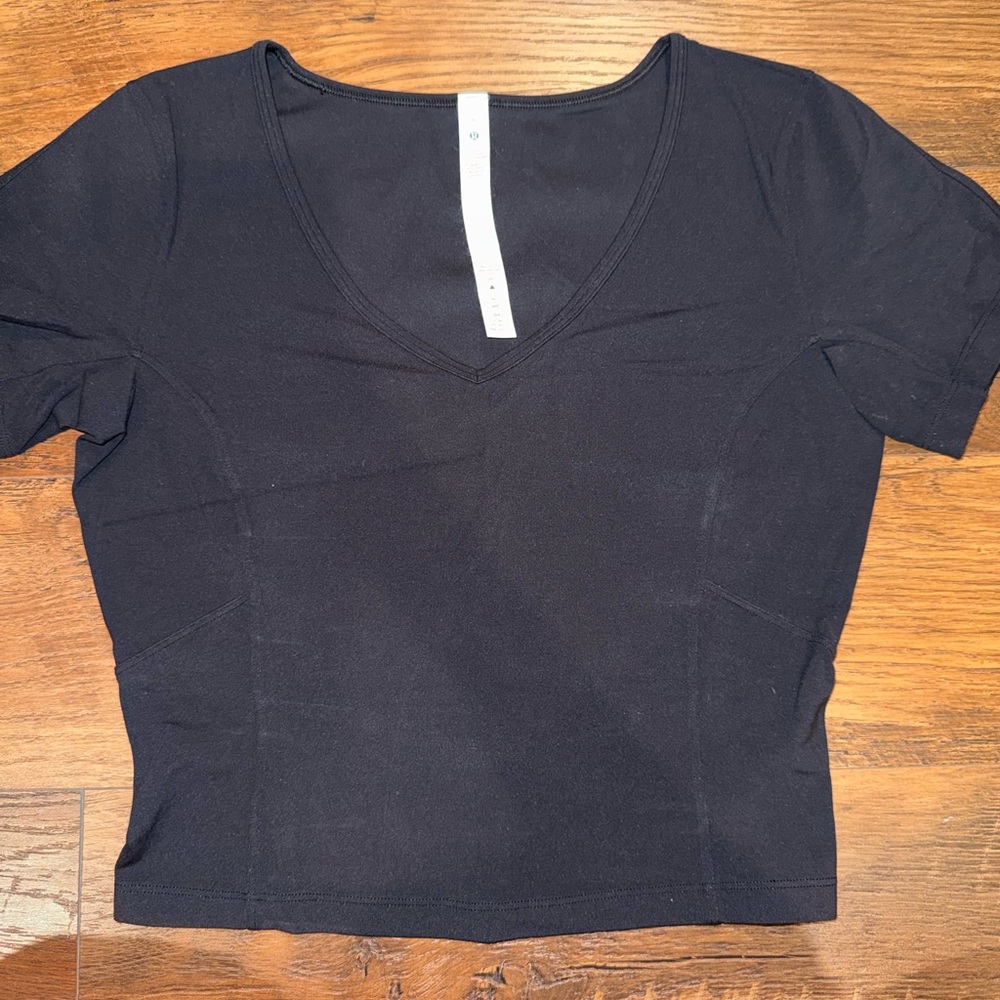 Lululemon Cropped Fitted Shirt in Black